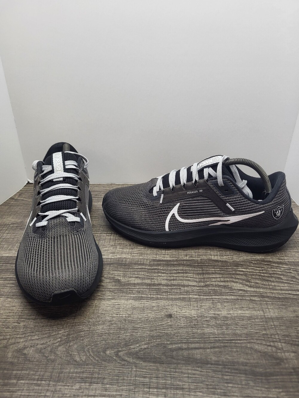 Nike Zoom Pegasus 40 NFL Raiders Running Shoes DZ5953-001 Mens Size 9